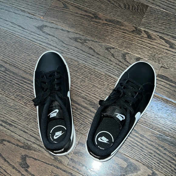 NEW - Nike Court Royale 2 Size men’s 6.5 - Picture 2 of 10